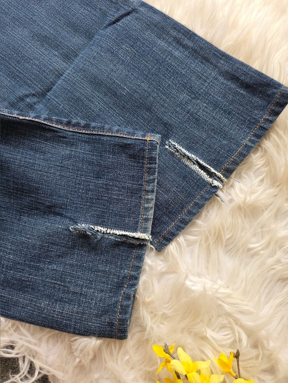 7 For All Mankind Low-Rise Bootcut Jeans - Picture 7 of 12